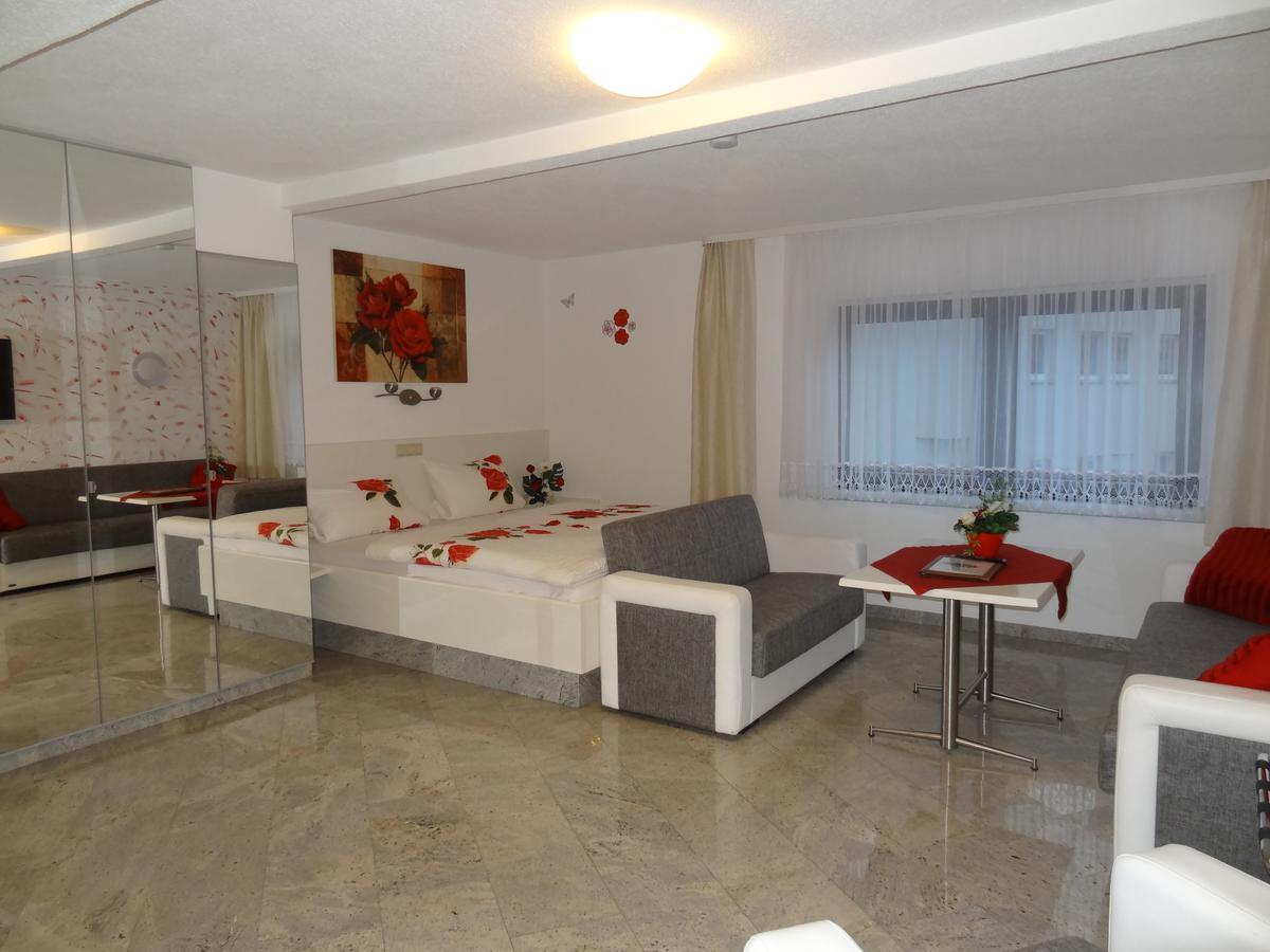 Hotel Und Pension Am Burchardikloster Χάλμπερσταντ Εξωτερικό φωτογραφία